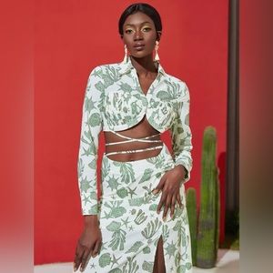 Green and White Tropical Print Criss Cross Crop Top & Skirt Set, US Size M, 6
